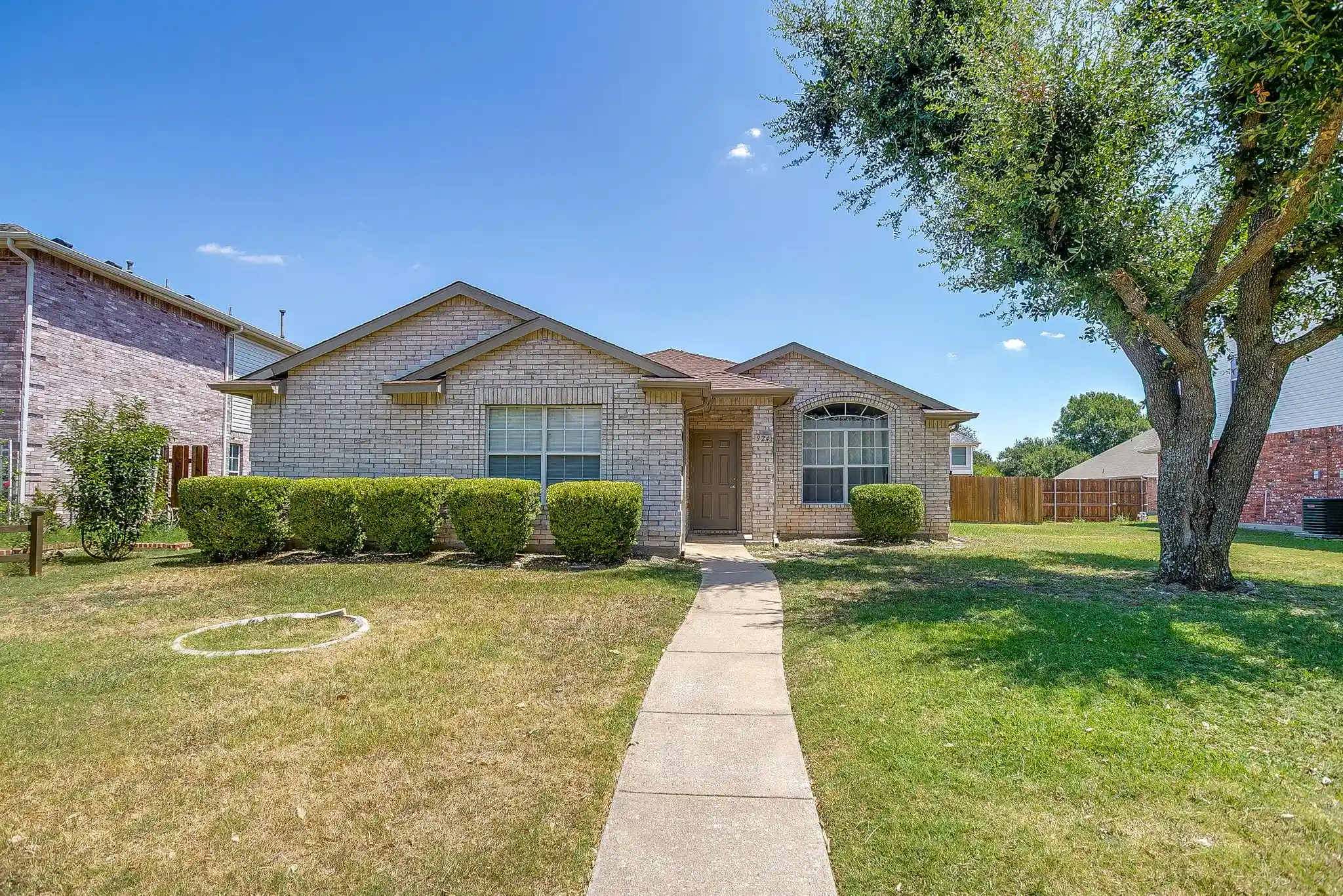 Single family home for sale at 924 Thistle Cir, Allen, TX 75002 | MLS# 21347220
