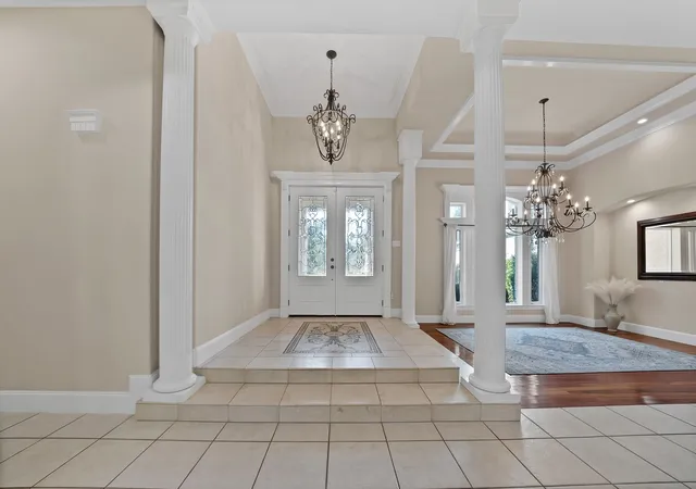 Photo 3 of Single family home for sale at 6204 Toscana Cir, Fort Worth, TX 76140 | MLS# 21353815 | Listing updated on 2026-09-10