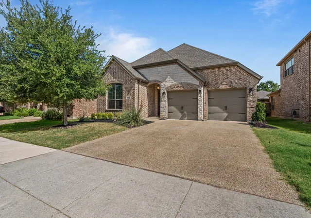 Photo 2 of Sale Pending at 841 Lake Meadow Ln, Little Elm, TX 75068 | MLS# 21358522 | Listing updated on 2026-09-17