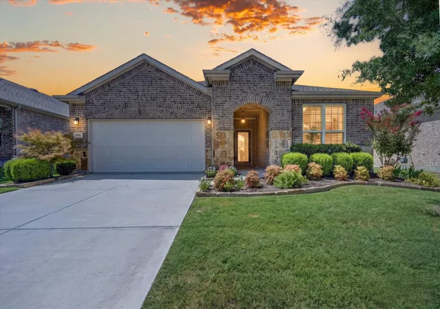 Photo 1 of Single family home for sale at 1725 Port Royal Ln, Frisco, TX 75036 | MLS# 21354109 | Listing updated on 2026-09-12