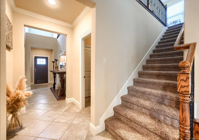 Photo 4 of Sale Pending at 2406 Lucerne Dr, Rowlett, TX 75089 | MLS# 21359692 | Listing updated on 2026-09-17