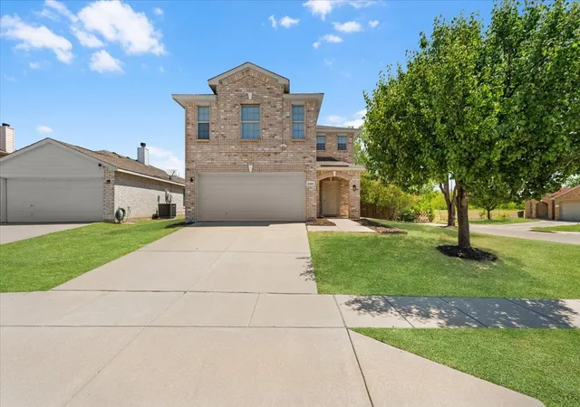 Photo 2 of Single family home for sale at 4100 Calamar St, Fort Worth, TX 76106 | MLS# 21355321 | Listing updated on 2026-09-08