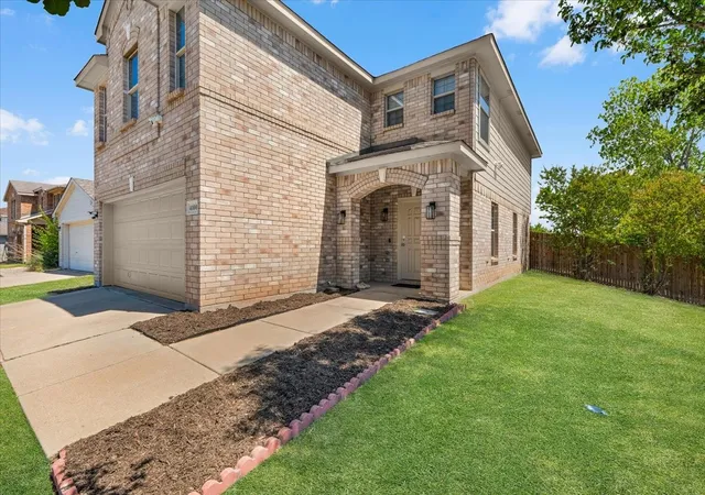 Photo 3 of Single family home for sale at 4100 Calamar St, Fort Worth, TX 76106 | MLS# 21355321 | Listing updated on 2026-09-08