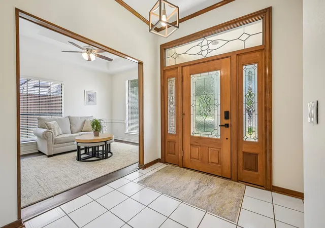 Photo 3 of Sale Pending at 925 Spring Brook Dr, Allen, TX 75002 | MLS# 21356036 | Listing updated on 2026-10-03