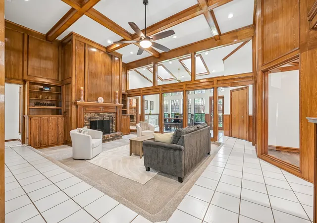 Photo 4 of Sale Pending at 925 Spring Brook Dr, Allen, TX 75002 | MLS# 21356036 | Listing updated on 2026-10-03