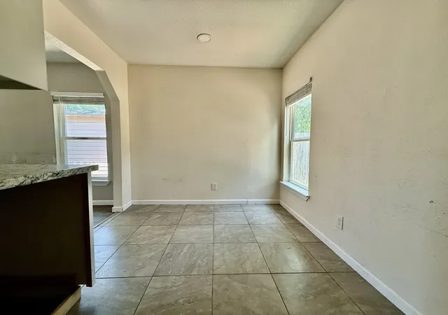 Photo 3 of Sale Pending at 1521 Withers St, Fort Worth, TX 76105 | MLS# 21341609 | Listing updated on 2026-09-09