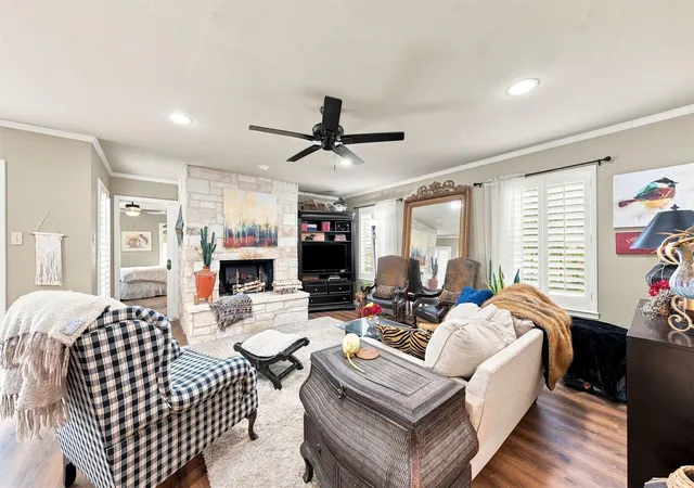 Photo 3 of Single family home for sale at 3209 Creekwood Cir, Waco, TX 76710 | MLS# 21359720 | Listing updated on 2026-09-12