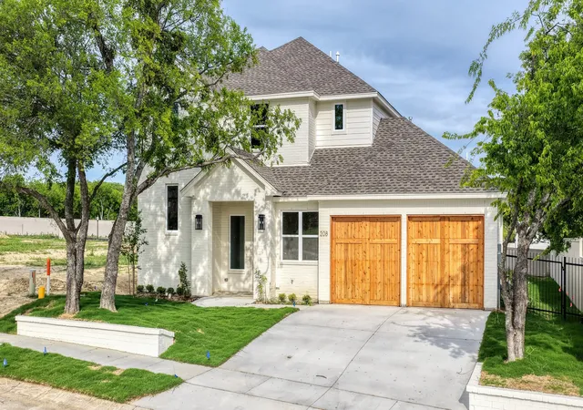 Photo 2 of Single family home for sale at 208 Park Villa Ln, Aledo, TX 76008 | MLS# 21359736 | Listing updated on 2026-09-11