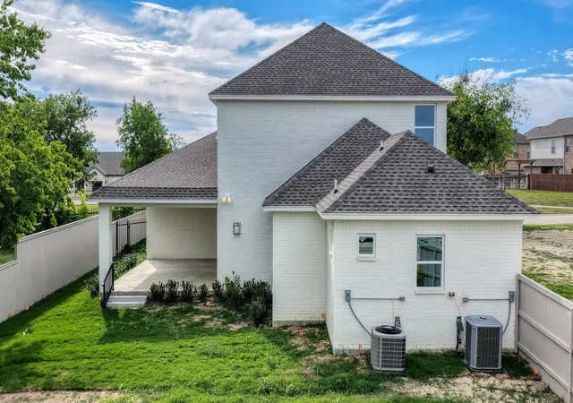 Photo 3 of Single family home for sale at 208 Park Villa Ln, Aledo, TX 76008 | MLS# 21359736 | Listing updated on 2026-09-11