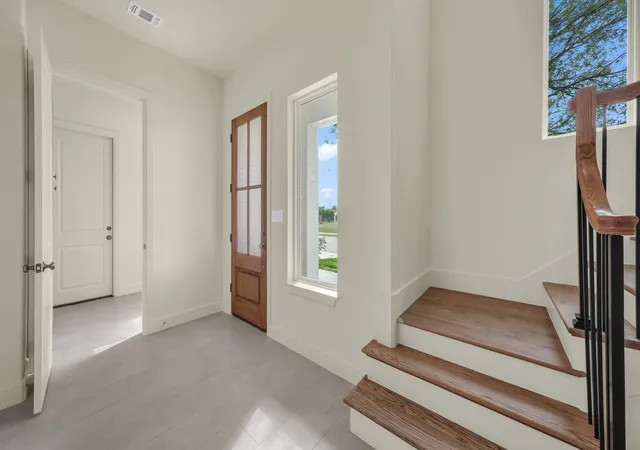 Photo 4 of Single family home for sale at 208 Park Villa Ln, Aledo, TX 76008 | MLS# 21359736 | Listing updated on 2026-09-11