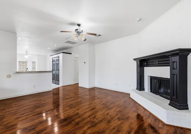 Photo 3 of Single family home for sale at 1332 Marwood Dr, Allen, TX 75013 | MLS# 21359602 | Listing updated on 2026-09-12