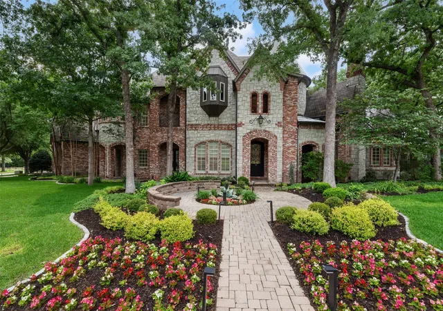 Photo 2 of Mansion for sale at 1851 Beam Dr, Southlake, TX 76092 | MLS# 21359752 | Listing updated on 2026-09-08