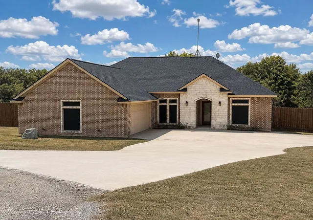 Photo 2 of Single family home for sale at 108 Tay Ct, Weatherford, TX 76088 | MLS# 21358425 | Listing updated on 2026-09-13