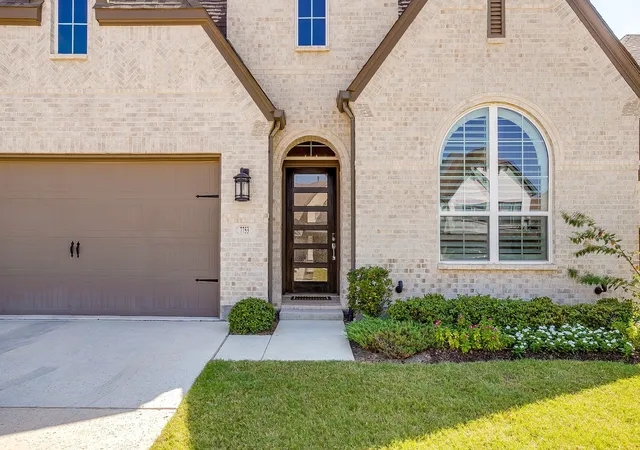 Photo 2 of Single family home for sale at 7753 Winterbloom Wy, Fort Worth, TX 76123 | MLS# 21358864 | Listing updated on 2026-09-09