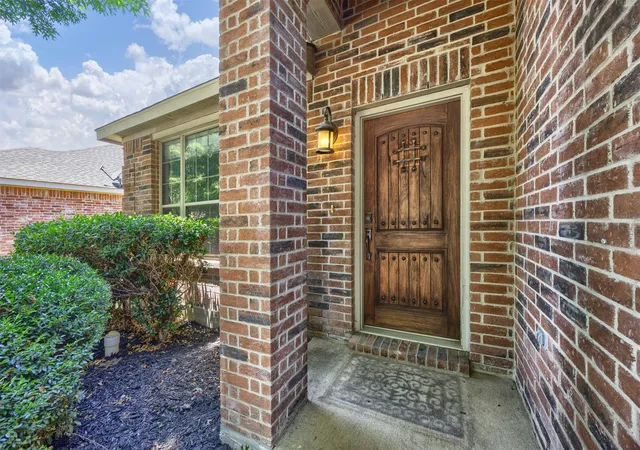 Photo 3 of Sale Pending at 211 Fisherman Trl, Melissa, TX 75454 | MLS# 21358091 | Listing updated on 2026-09-23