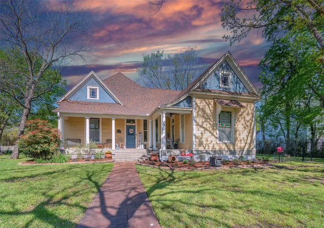 Photo 1 of Sale Pending at 408 S Center St, Forney, TX 75126 | MLS# 21353166 | Listing updated on 2026-10-05