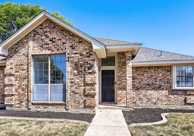Photo 1 of Sale Pending at 1021 Rio Grande Dr, Fort Worth, TX 76126 | MLS# 21357995 | Listing updated on 2026-09-08