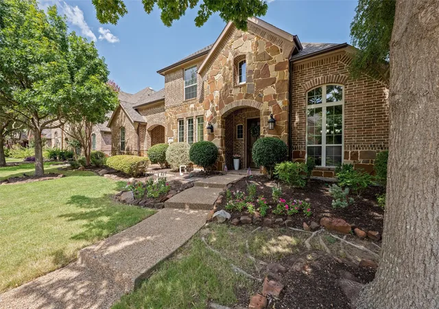 Photo 3 of Single family home for sale at 2346 Boxwood Dr, Allen, TX 75013 | MLS# 21359343 | Listing updated on 2026-09-12