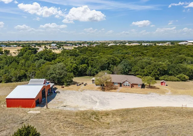 Photo 3 of Sale Pending at 768 Longbranch Dr, Decatur, TX 76234 | MLS# 21359759 | Listing updated on 2026-09-08