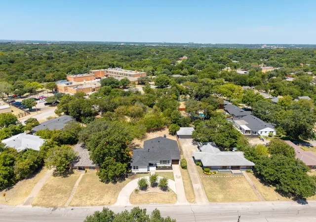 Photo 3 of Single family home for sale at 3558 South Dr, Fort Worth, TX 76109 | MLS# 21359944 | Listing updated on 2026-09-09