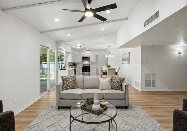 Photo 4 of Sale Pending at 2612 Rush Valley Ct, Arlington, TX 76016 | MLS# 21358059 | Listing updated on 2026-09-13