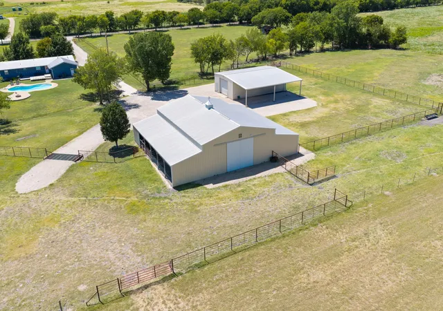 Photo 2 of Single family home for sale at 257 Bud Run Rd Rd, Waxahachie, TX 75165 | MLS# 21359741 | Listing updated on 2026-09-10