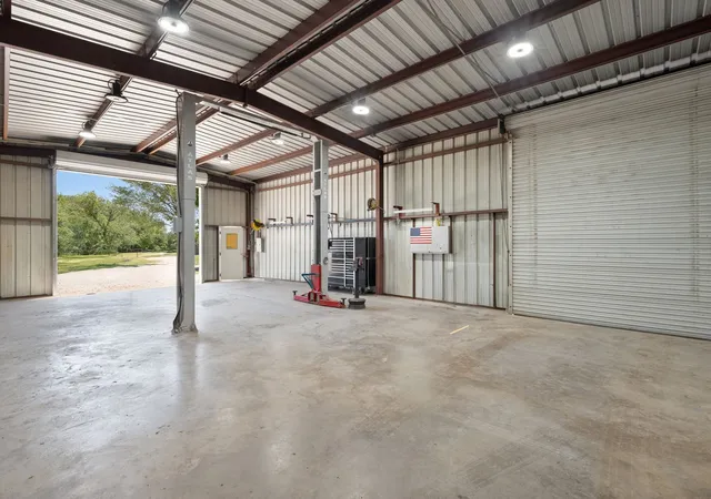 Photo 4 of Single family home for sale at 257 Bud Run Rd Rd, Waxahachie, TX 75165 | MLS# 21359741 | Listing updated on 2026-09-10