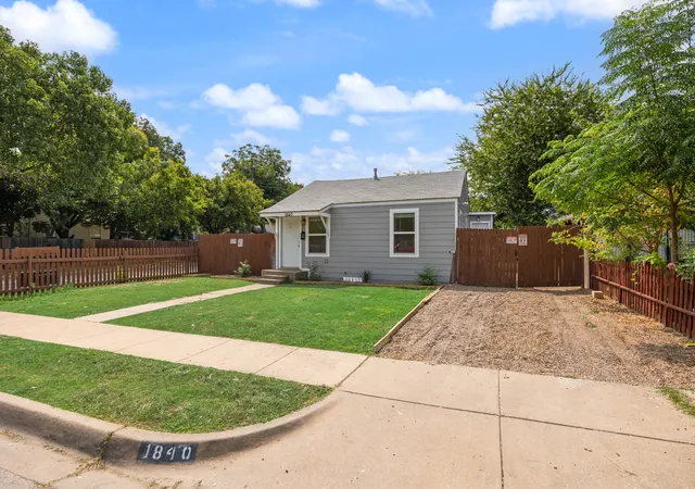 Photo 1 of Single family home for sale at 1840 Portland Ave, Fort Worth, TX 76102 | MLS# 21356081 | Listing updated on 2026-09-10