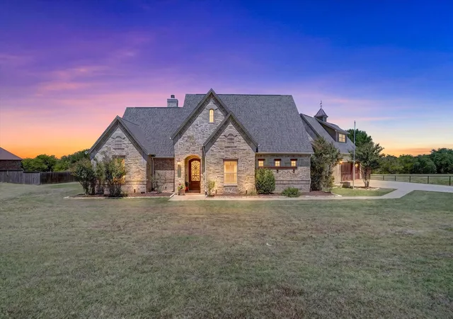 Photo 1 of Single family home for sale at 100 Canyon Ridge Trl, Aledo, TX 76008 | MLS# 21360012 | Listing updated on 2026-09-11
