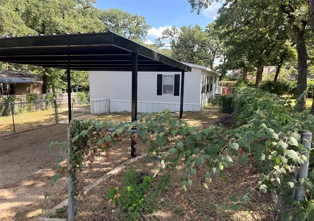 Photo 3 of Manufactured home for sale at 4322 Bradley Ln, Arlington, TX 76017 | MLS# 21356014 | Listing updated on 2026-09-13