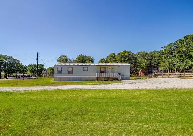 Photo 1 of Sale Pending at 173 Briar Oaks Dr, Azle, TX 76020 | MLS# 21360081 | Listing updated on 2026-09-17