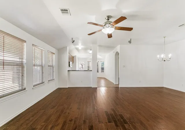 Photo 3 of Single family home for sale at 804 Riverhead Dr, Wylie, TX 75098 | MLS# 21359794 | Listing updated on 2026-09-13