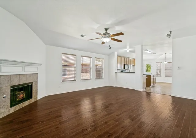 Photo 3 of Single family home for sale at 804 Riverhead Dr, Wylie, TX 75098 | MLS# 21359794 | Listing updated on 2026-09-13