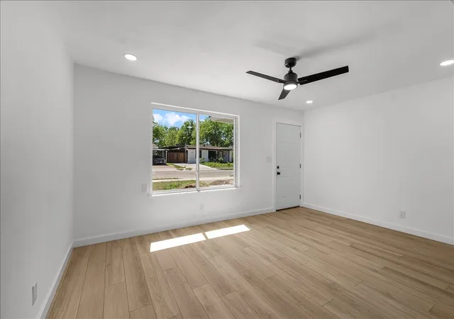 Photo 4 of Sale Pending at 4505 Quails Ln, Fort Worth, TX 76119 | MLS# 21360113 | Listing updated on 2026-09-30