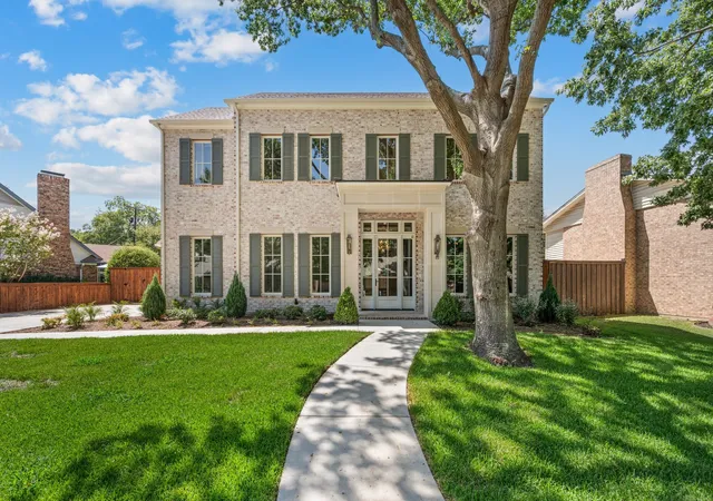 Photo 1 of Sale Pending at 2105 Flat Creek Dr, Richardson, TX 75080 | MLS# 21359953 | Listing updated on 2026-09-13