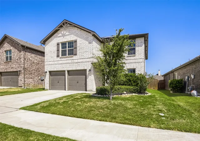 Photo 2 of Single family home for sale at 2008 Sun Star Dr, Haslet, TX 76052 | MLS# 21358026 | Listing updated on 2026-09-11