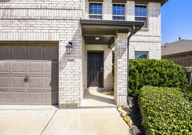 Photo 3 of Single family home for sale at 2008 Sun Star Dr, Haslet, TX 76052 | MLS# 21358026 | Listing updated on 2026-09-11