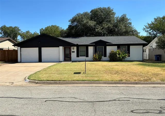 Photo 1 of Single family home for sale at 136 Jill Ann Dr, Burleson, TX 76028 | MLS# 21358602 | Listing updated on 2026-09-10