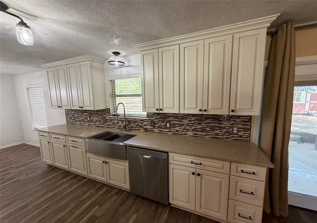 Photo 3 of Single family home for sale at 136 Jill Ann Dr, Burleson, TX 76028 | MLS# 21358602 | Listing updated on 2026-09-10