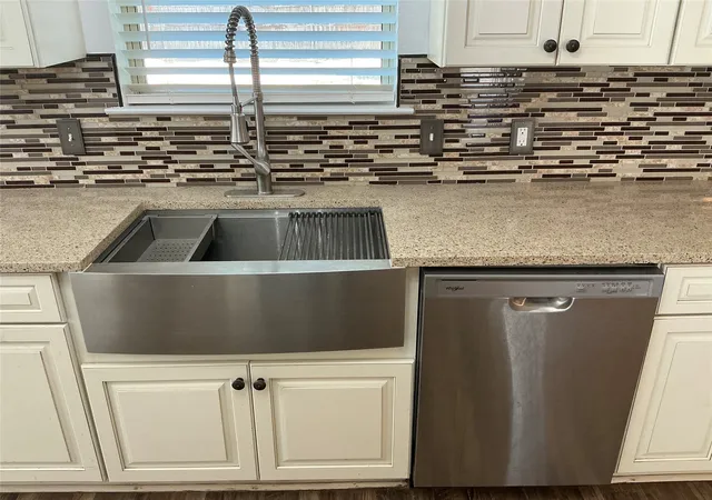 Photo 4 of Single family home for sale at 136 Jill Ann Dr, Burleson, TX 76028 | MLS# 21358602 | Listing updated on 2026-09-10