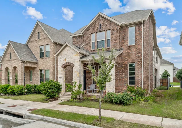 Photo 3 of Single family home for sale at 7905 Chapman Cir, Rowlett, TX 75089 | MLS# 21358029 | Listing updated on 2026-09-08