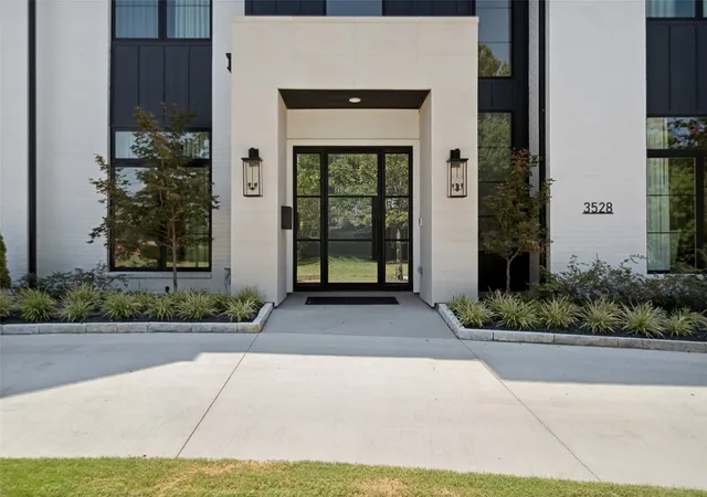 Photo 3 of Single family home for sale at 3528 Norcross Ln, Dallas, TX 75229 | MLS# 21355242 | Listing updated on 2026-09-24