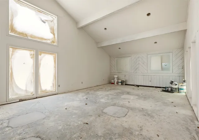 Photo 4 of Single family home for sale at 2700 Shadow Wood Ct, Arlington, TX 76006 | MLS# 21358338 | Listing updated on 2026-09-14
