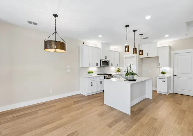 Photo 4 of Townhouse for sale at 2504 Red Tailed Hawk Ln, Mc Kinney, TX 75071 | MLS# 21354137 | Listing updated on 2026-09-14