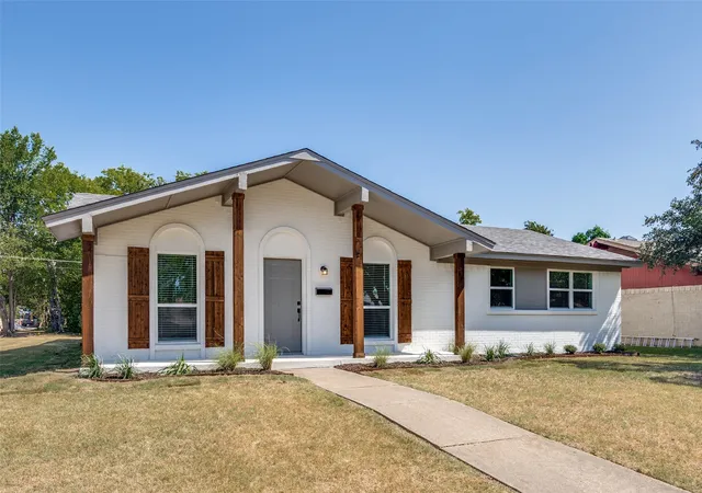 Photo 1 of Sale Pending at 748 Kingswood Ave, Richardson, TX 75080 | MLS# 21360243 | Listing updated on 2026-09-19