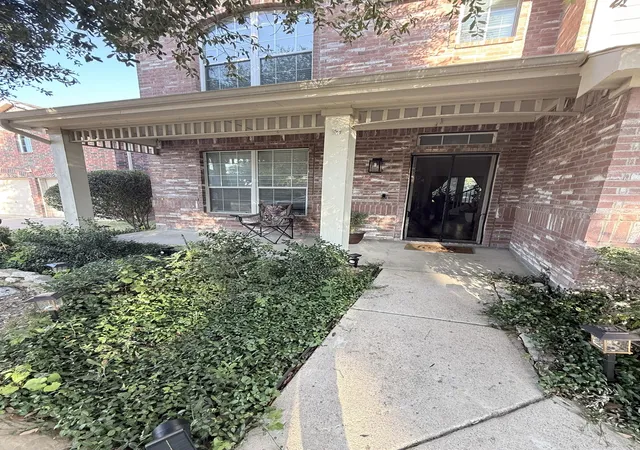 Photo 3 of Single family home for sale at 5620 Blanca Ct, Fort Worth, TX 76179 | MLS# 21358989 | Listing updated on 2026-09-14