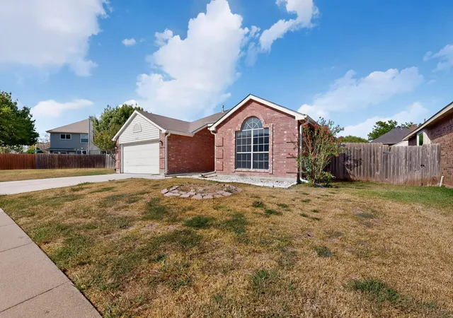 Photo 1 of Sale Pending at 5203 Alta Vista Ln, Arlington, TX 76017 | MLS# 21314122 | Listing updated on 2026-09-10