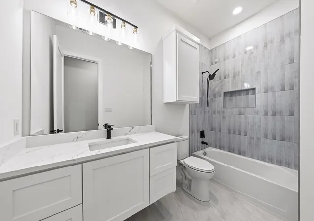Photo 4 of Single family home for sale at 1919 Nomas St, Dallas, TX 75212 | MLS# 21360145 | Listing updated on 2026-09-13
