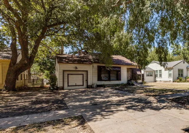 Photo 1 of Sale Pending at 3143 Hedgerow Dr, Dallas, TX 75235 | MLS# 21358620 | Listing updated on 2026-09-14