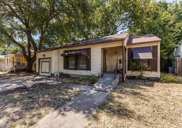 Photo 3 of Sale Pending at 3143 Hedgerow Dr, Dallas, TX 75235 | MLS# 21358620 | Listing updated on 2026-09-14